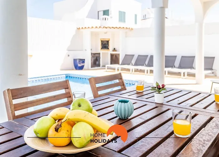 #072 Spacious Villa Perfect Algarve Villa Albufeira